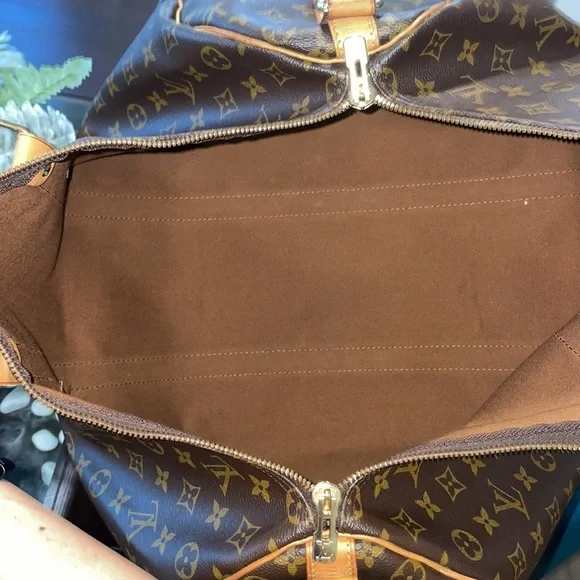 Louis Vuitton Bag - Picture 5 of 9
